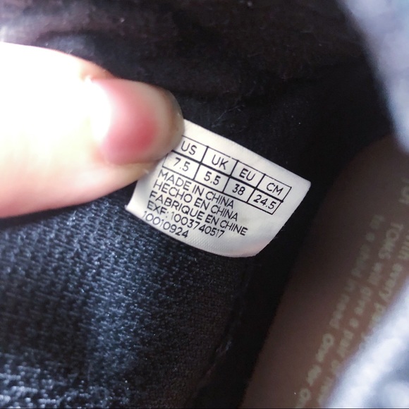 TOMS • Ella chelsea boot black suede leather ankle bootie slip on - Picture 6 of 13